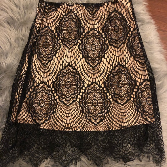 Cute lace skirt🍋 - Picture 2 of 4